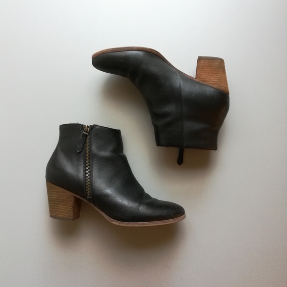 Crown Vintage Shoes - Crown Vintage Black Leather Zippered Bootie